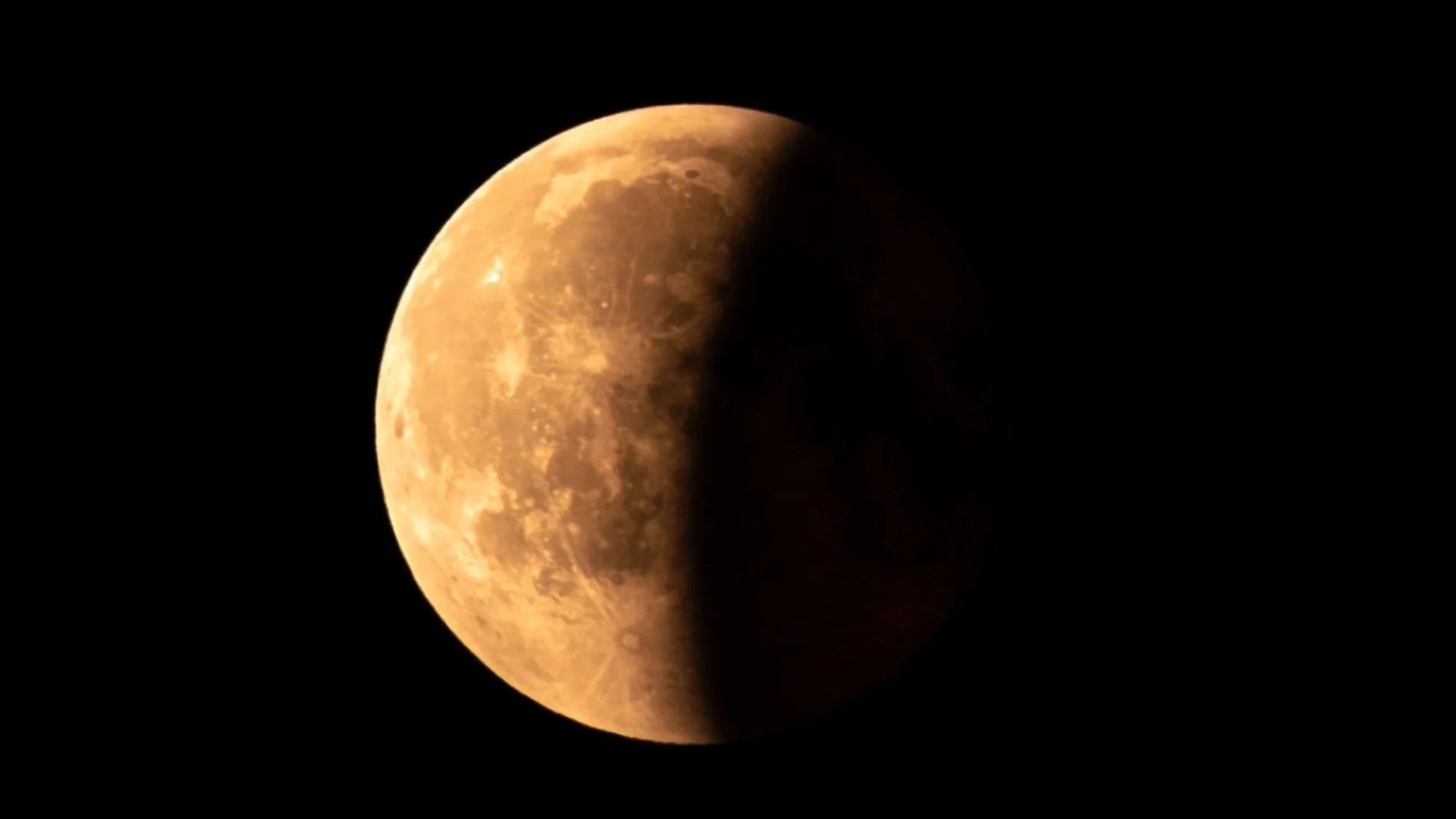 El día y el lugar perfecto para ver el eclipse lunar de septiembre