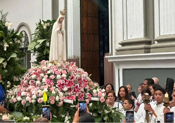 En IMÁGENES: así recibieron los guayaneses a la Virgen de Fátima procedente de Portugal