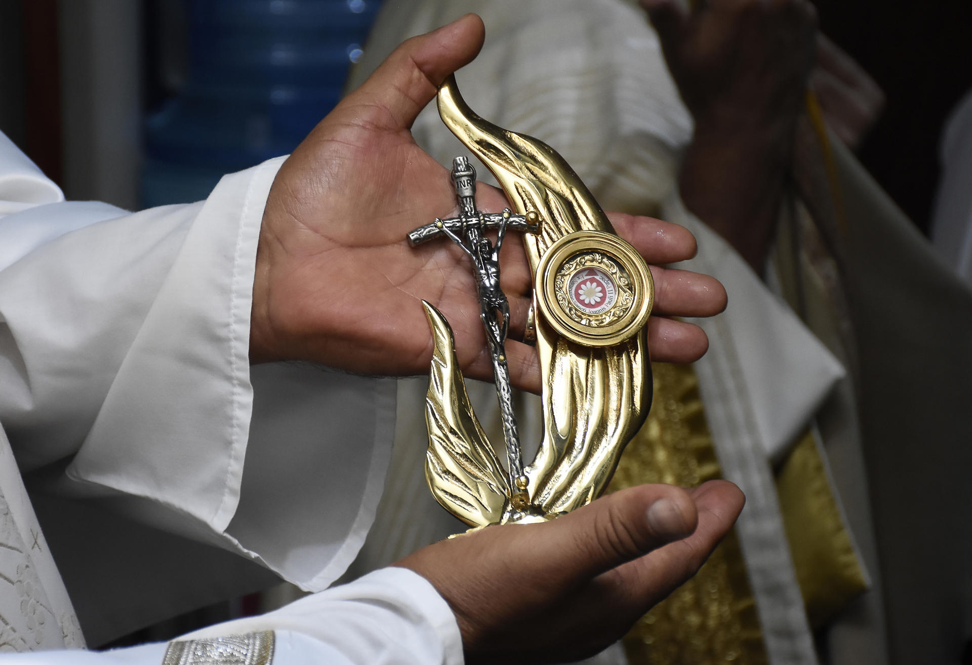 Feligreses reciben con fe y esperanza las reliquias de Juan Pablo II en centro de México