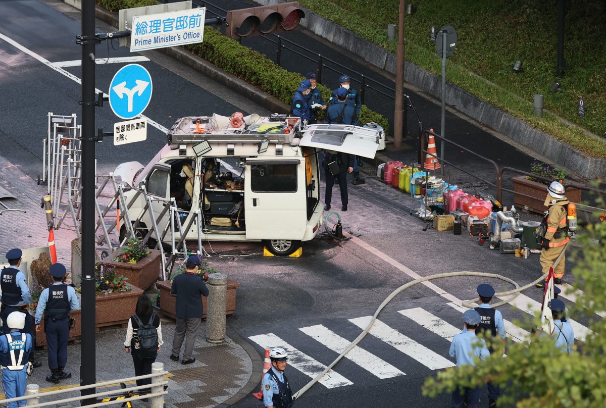 Agresor lanzó bombas molotov e intentó invadir la oficina del primer ministro japonés