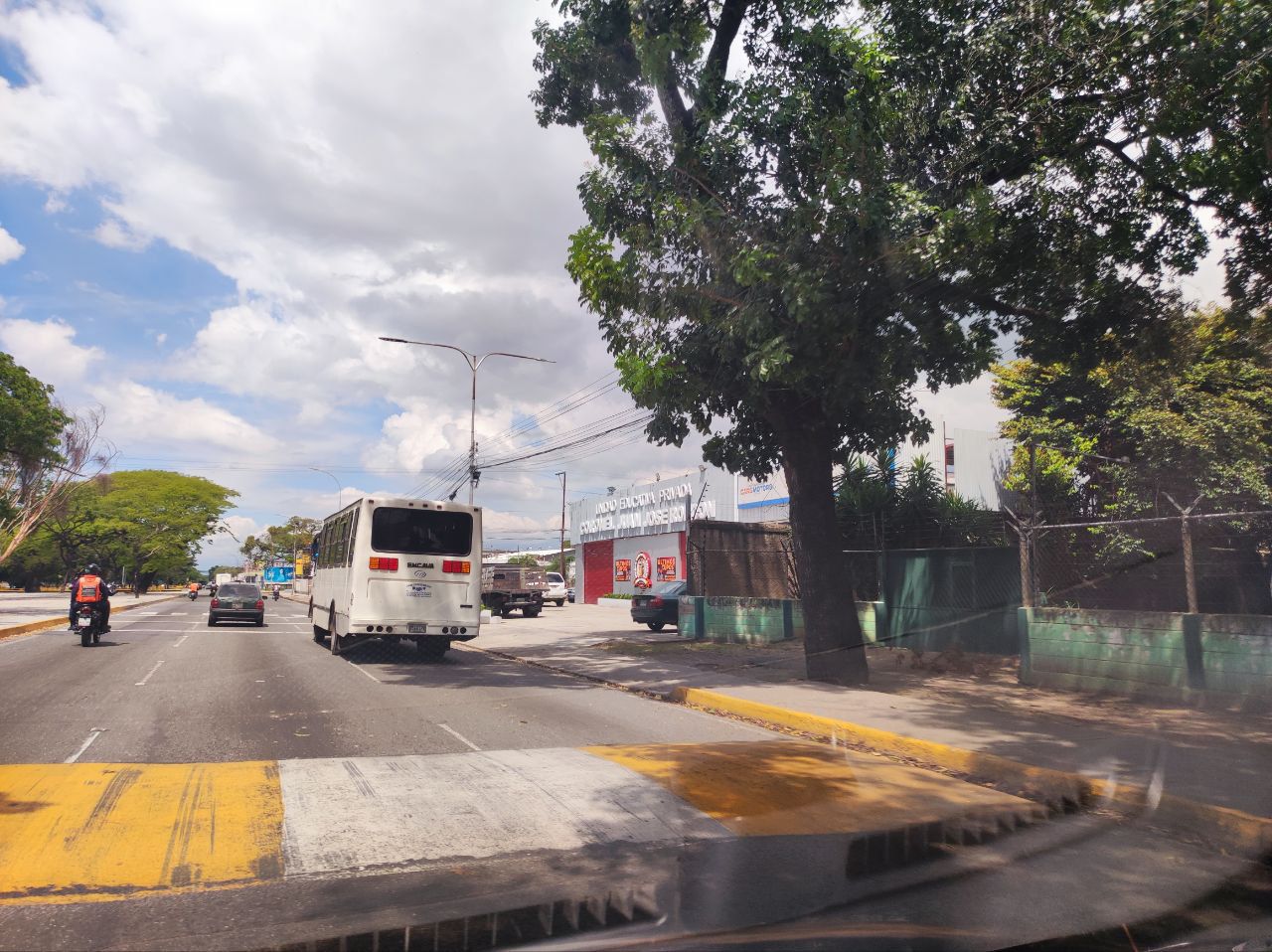 Ubicación de nuevo colegio en la Av. Intercomunal de Turmero genera incertidumbre en los habitantes