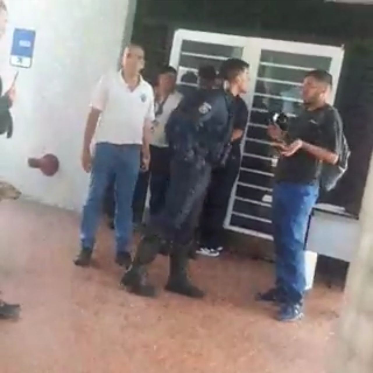 Asociación de profesores denunció ingreso legal de funcionarios policiales en la UCV este #25Oct (Video)