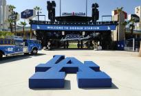 Serie Mundial o lujo mundial: estacionar en el Dodger Stadium “cuesta un ojo de la cara” (Tarifas)