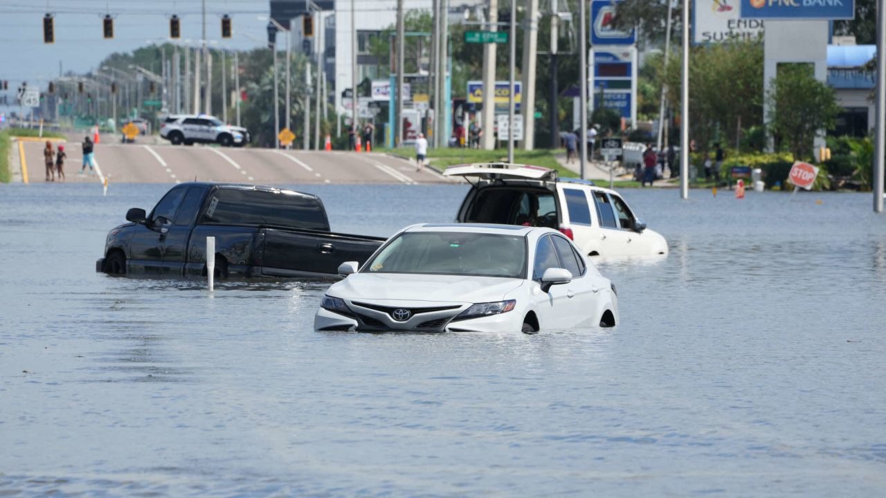 “Nos salvó la vida”: Conductora rescató a una familia de un tornado mortal en Florida causado por Milton