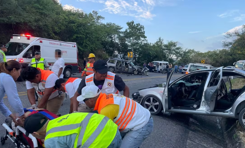 Choque entre carros dejó dos muertos y cinco venezolanos heridos en México