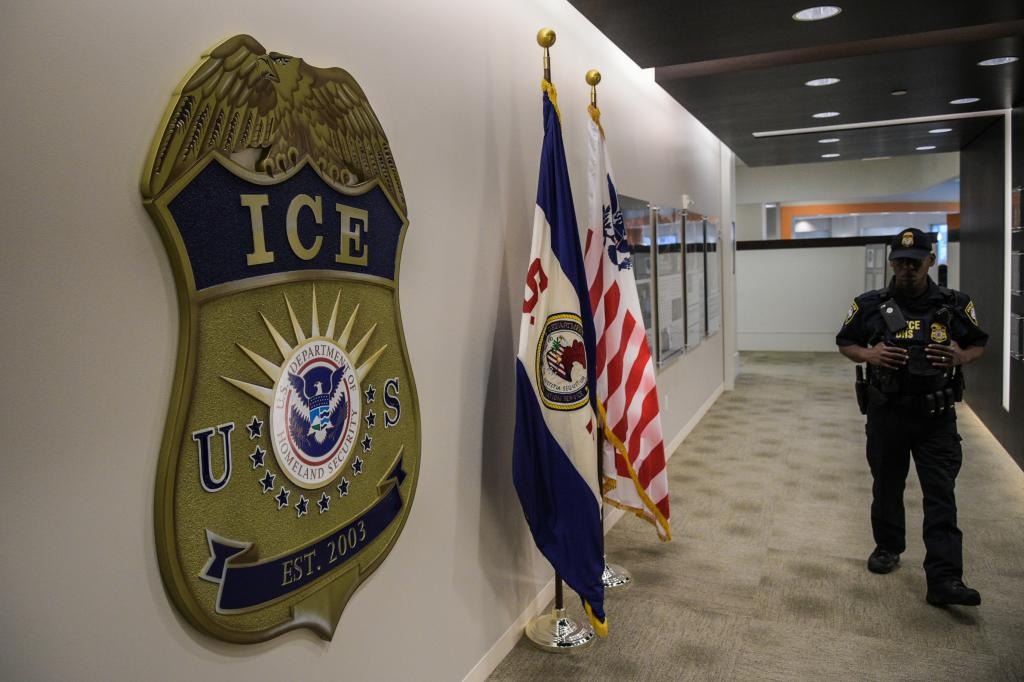 Uno de cada 10 reclusos en cárceles de Texas son inmigrantes buscados por ICE