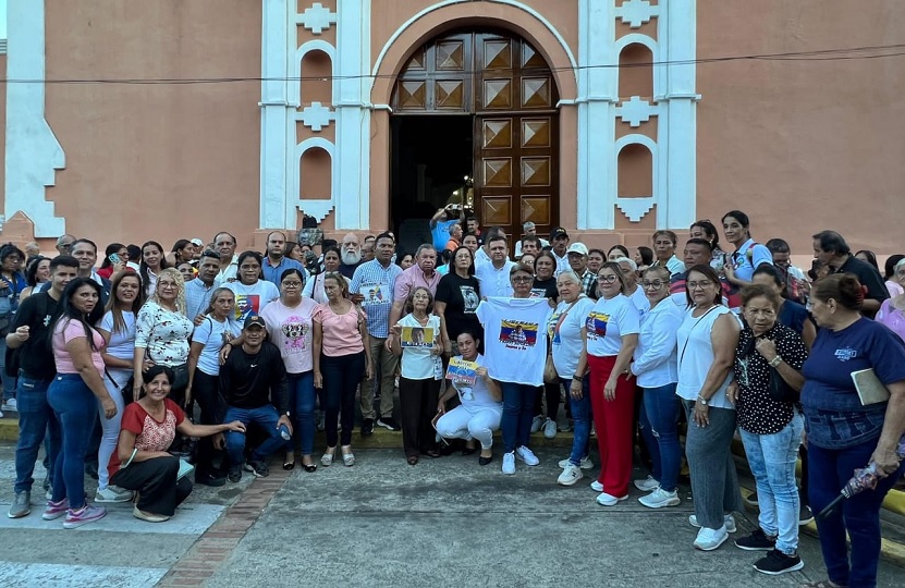 Oraron y protestaron en Barinas exigiendo libertad para el preso político Freddy Superlano