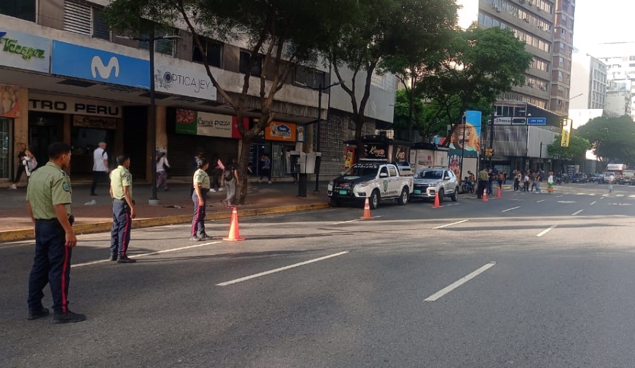 Alarma en Chacao: El modus operandi de falsos mecánicos para llevarse los dólares de conductores