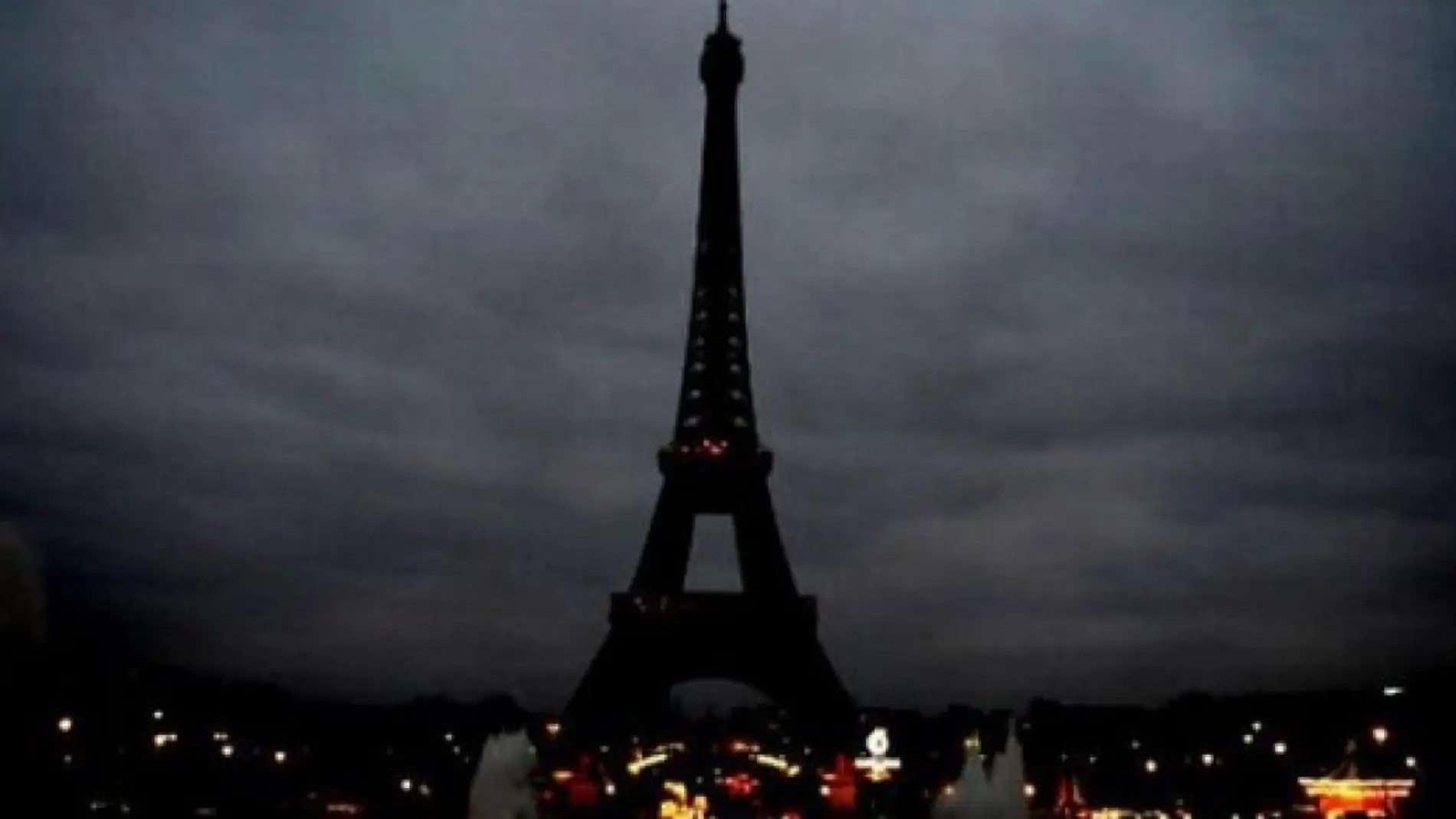 La Torre Eiffel apagará sus luces en recuerdo a las víctimas del ataque de Hamás que cumplió un año