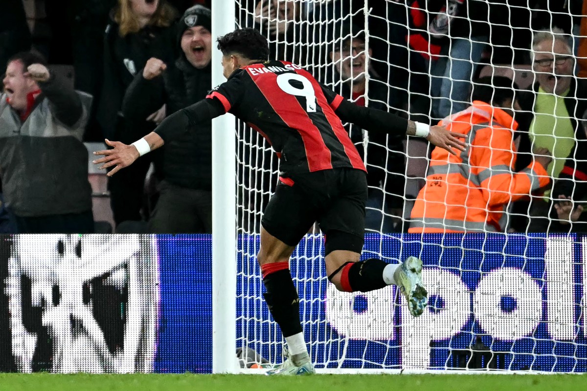 Bournemouth acabó con larga racha de Manchester City, que se alejó de la cima