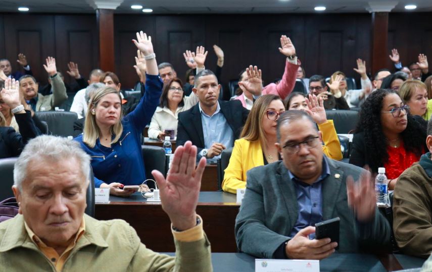 Con absurda decisión de Jorge Rodríguez, AN chavista aprobó ley para que comuneros sean jueces sin especialización