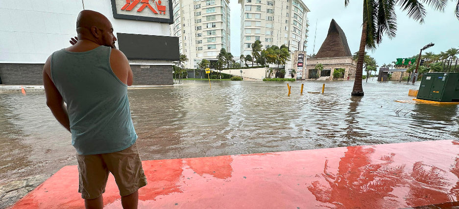 Huracán Rafael avanza en el Caribe: fuertes lluvias y vientos en el sureste mexicano