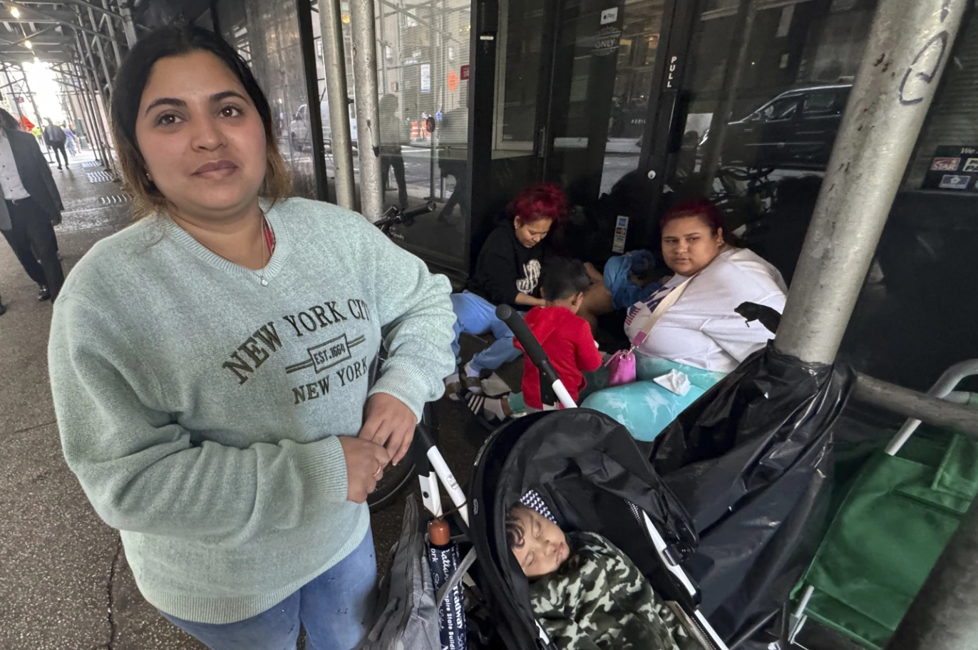 AP: Miles de venezolanos en EEUU dependen de protecciones temporales a las que Trump apunta