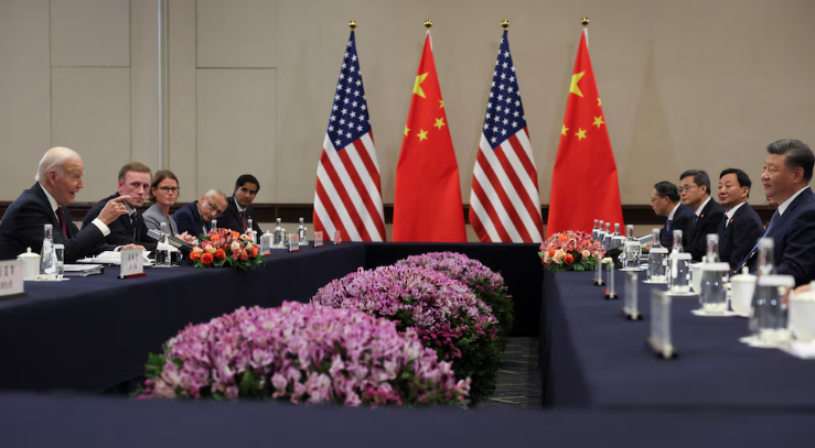 Biden le dijo a Xi Jinping en Perú que rivalidad entre EEUU y China no debe derivar en un conflicto