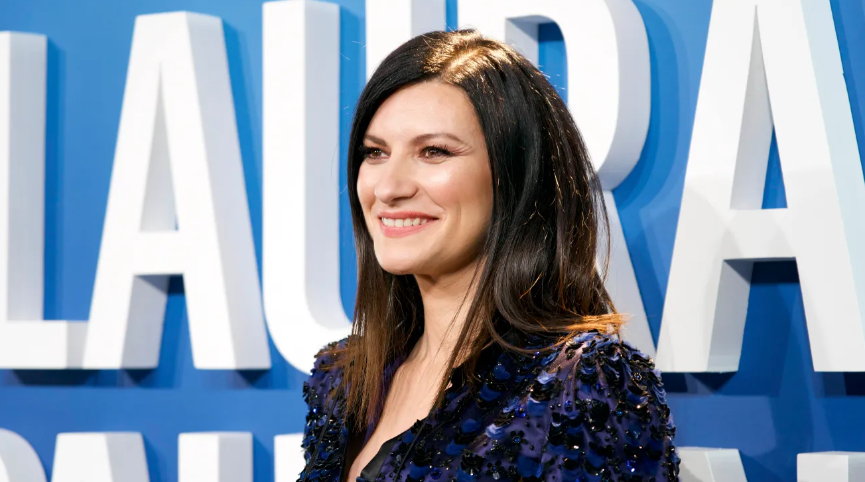 EN VIDEO: La fuerte caída que sufrió Laura Pausini durante un concierto en Milán 