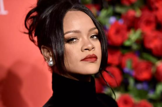 Rihanna fue nombrada como la tercera mejor artista pop del siglo XXI por Billboard