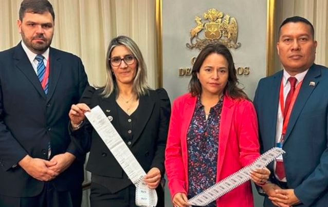 María Corina Machado agradeció a congresistas chilenos tras recibir actas del triunfo de Edmundo González