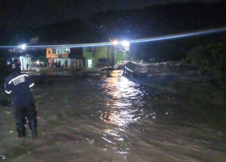 Fuertes lluvias provocaron daños en casas y vías de varios municipios en Táchira 