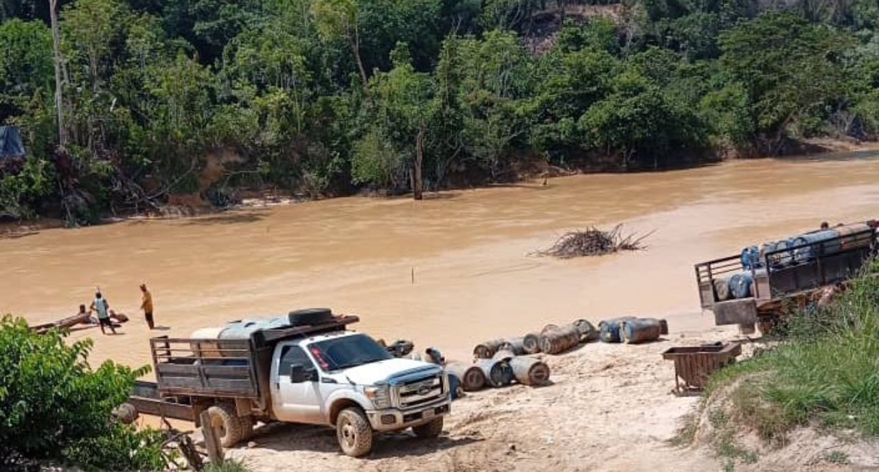 Minero brasileño regresó a Venezuela para reiniciar extracción ilegal de oro en el río Ikabarú