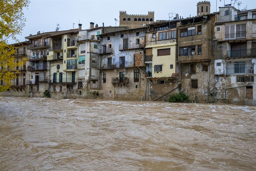 España enfrenta nueva alerta de lluvias torrenciales, después del trágico paso de la Dana