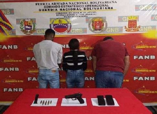 Detenidos en Apure dos hombres por presuntamente pertenecer a grupo irregular