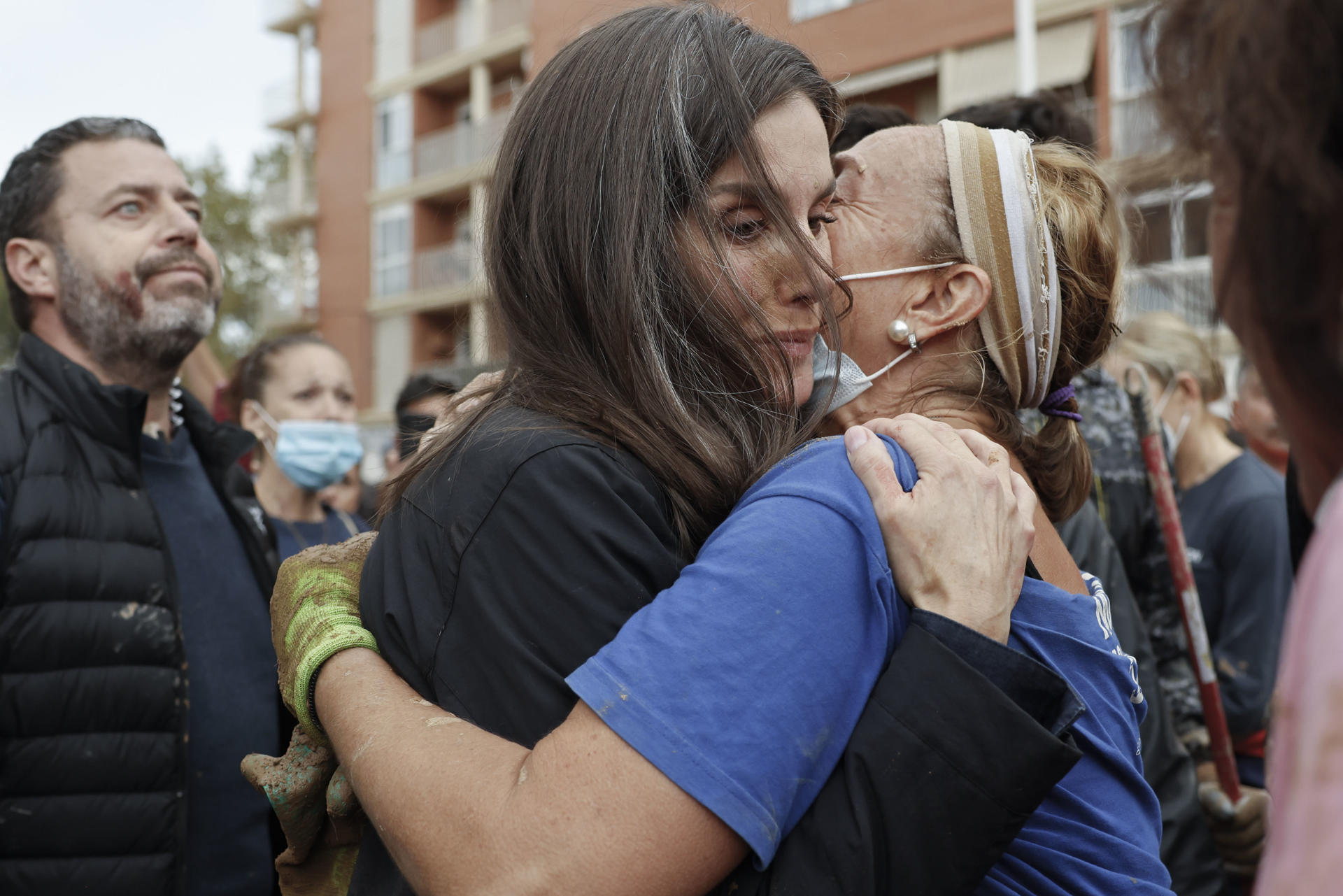 “El presidente del Gobierno es un perro”: la reina Letizia escuchó a los voluntarios en Valencia (video)