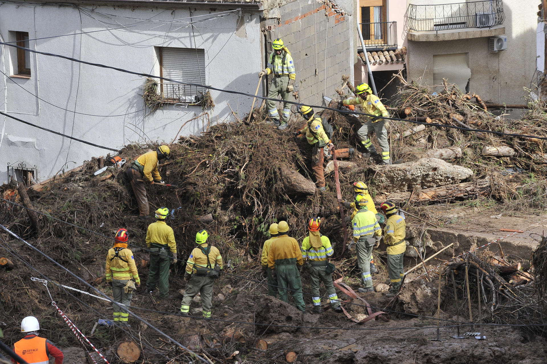 Servicios de emergencia describen panorama catastrófico tras nueve días de las inundaciones en España