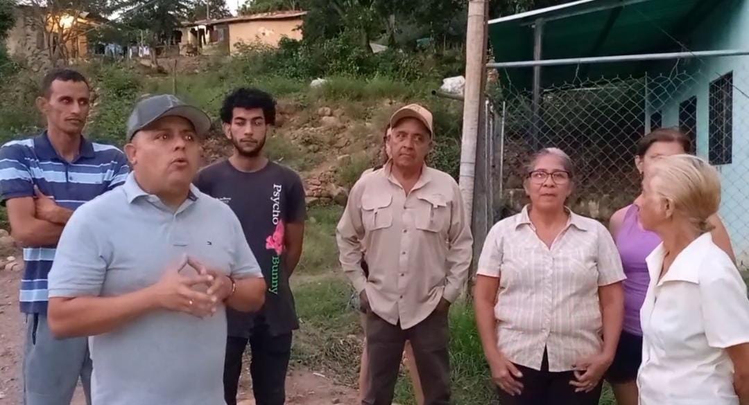 Familias de los sectores Marcos Perdomo y Villas Delicias de El Tocuyo corren riesgo ante posible deslave de un cerro