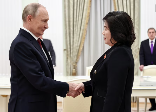 Putin recibió en el Kremlin a la canciller de Kim Jong-un