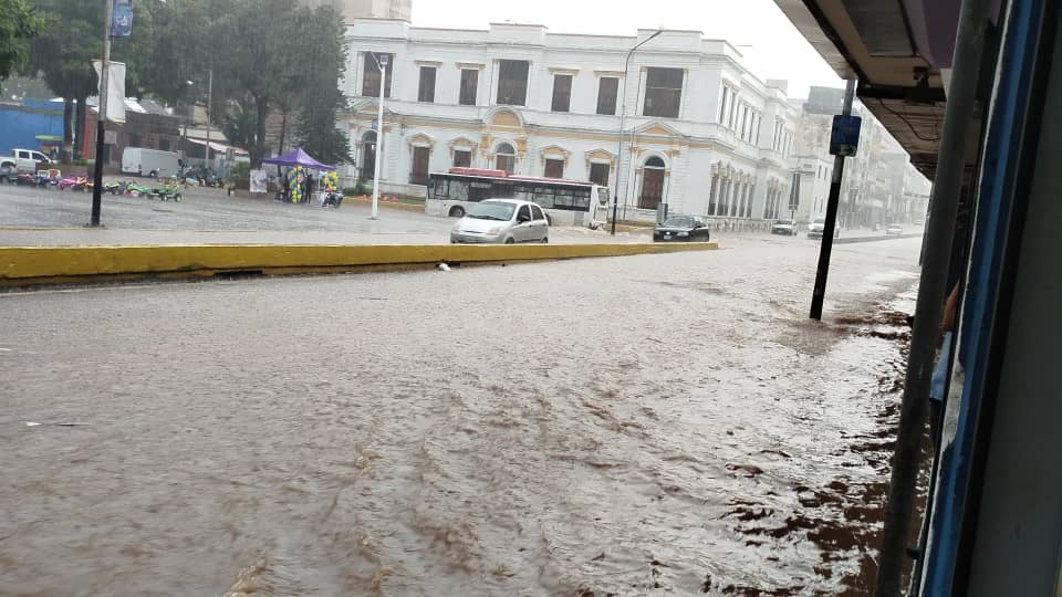 Intensas lluvias generaron estragos en La Victoria ante la falta de un sistema de drenaje