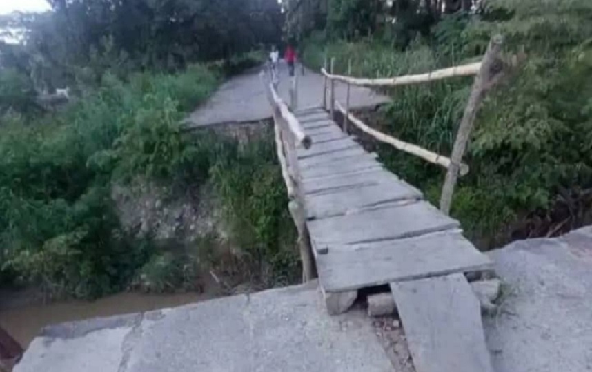 Un puente en una zona rural de Barinas colapsó hace tres años y aún no ha sido reparado