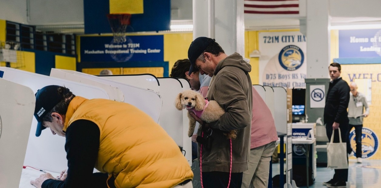 Amenazó con quemar un centro de votación en Nueva York y todo terminó de la peor manera