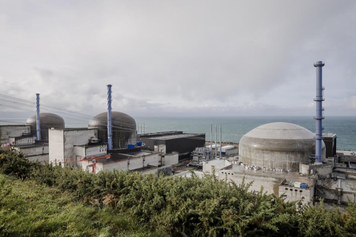 Francia completó la conexión a la red de su primer reactor nuclear en un cuarto de siglo