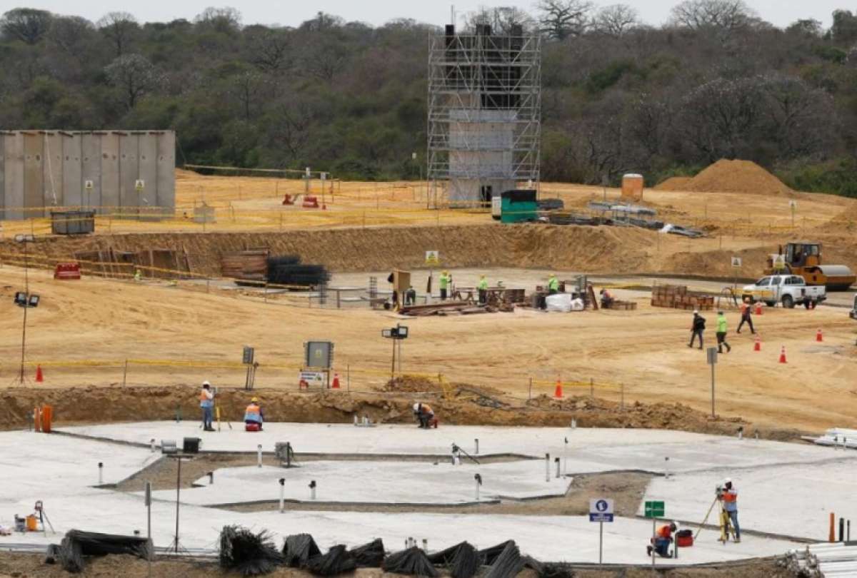 Sujetos vestidos de militares atacaron con bomba zona de construcción de cárcel en Ecuador