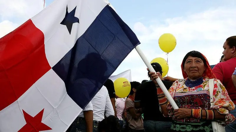 Cómo EEUU se apropió del Canal de Panamá y el país centroamericano logró recuperarlo hace 25 años