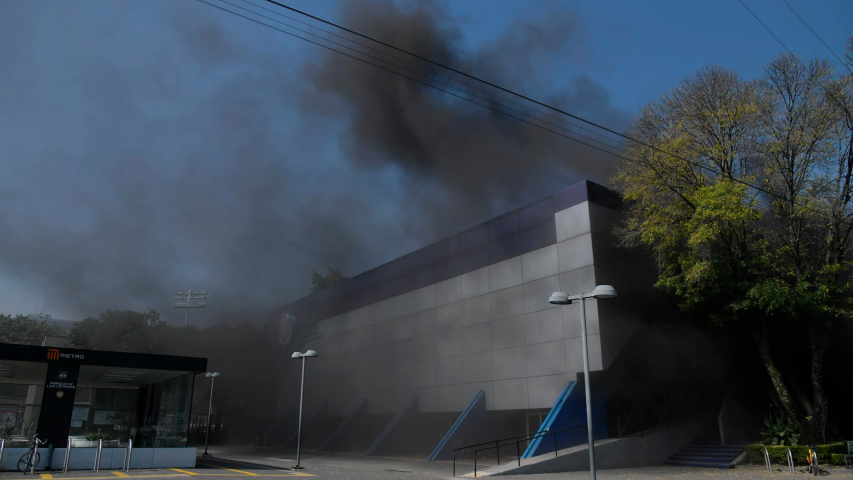 Incendio en edificio gubernamental deja cuatro muertos en Ciudad de México