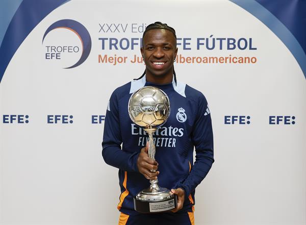 Vinicius Jr. recibió el premio al mejor jugador Iberoamericano 2024