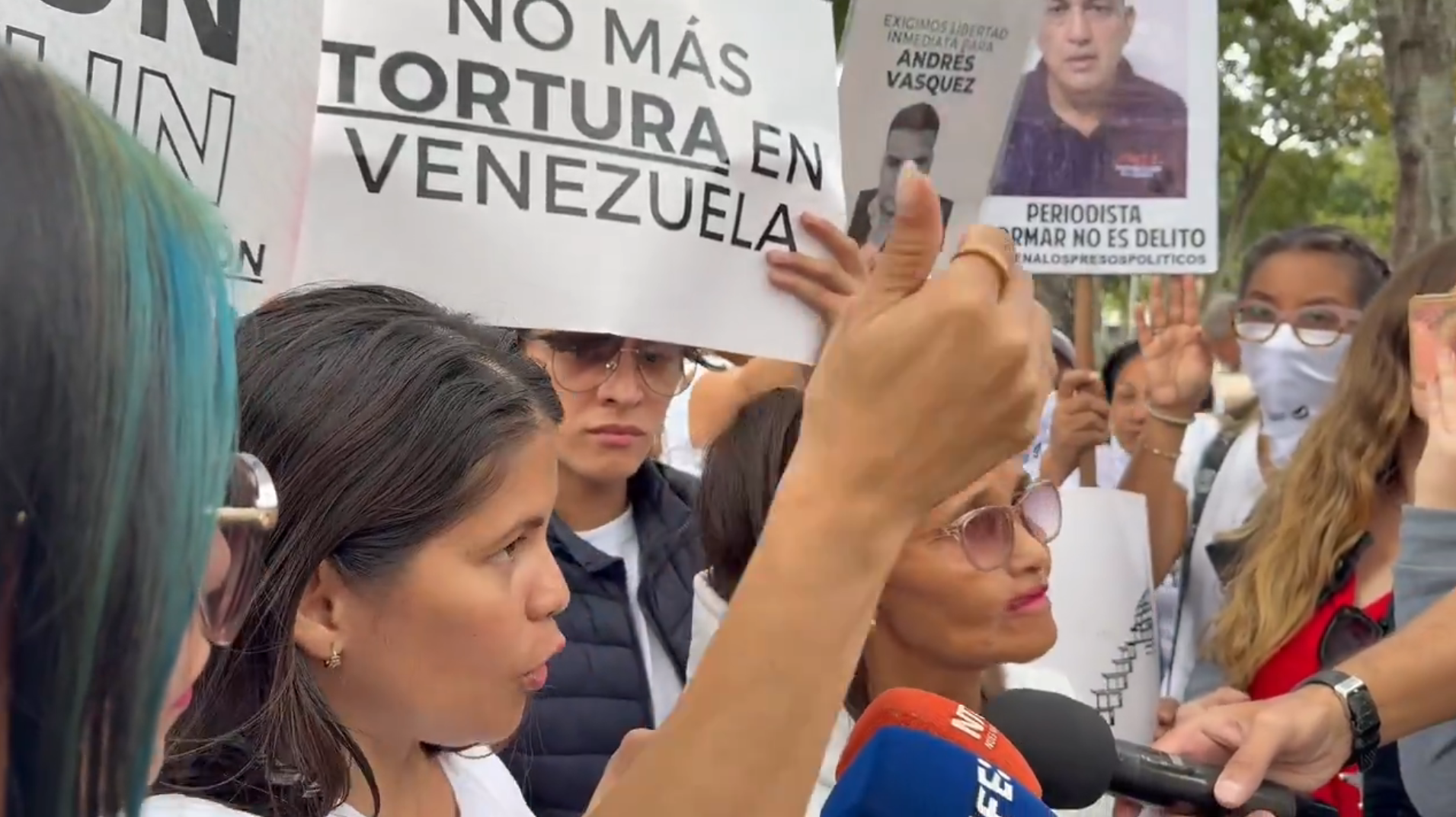 Familiares del preso político Carlos Valecillo exigieron fe de vida frente al Ministerio Público (video)