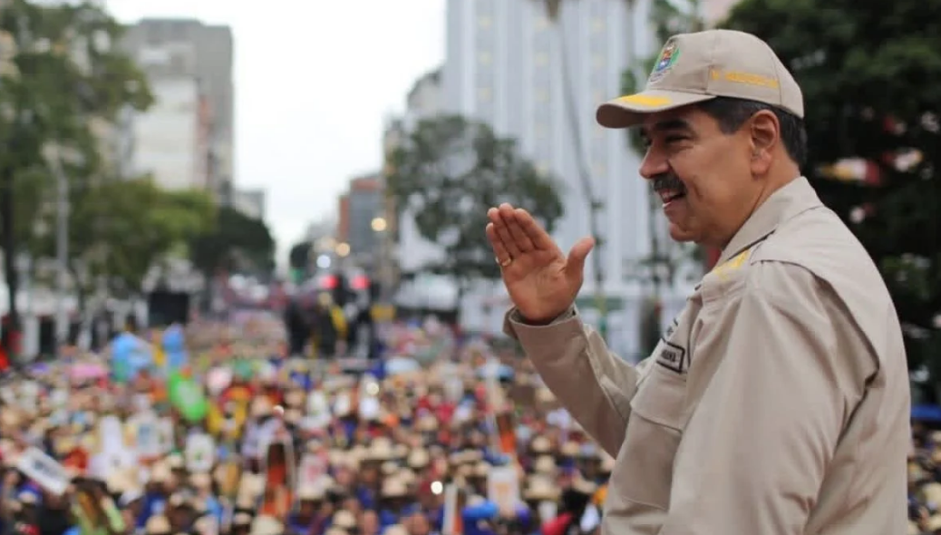 VIDEO: hasta el propio Nicolás Maduro canta a todo pulmón que es “tiempo de transición”