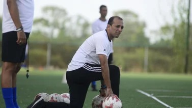 Equipo de fútbol colombiano oficializó a venezolano Pedro Depablos como su nuevo director técnico