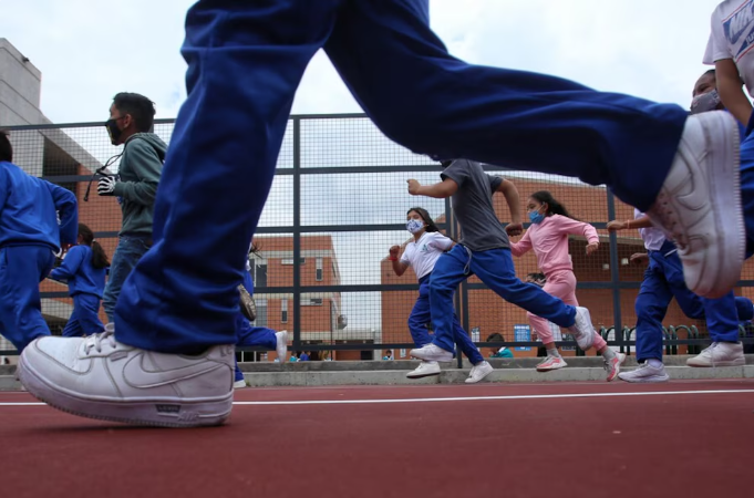 Así pueden convalidar los venezolanos el bachillerato en Colombia: estos son los pasos para hacer la solicitud