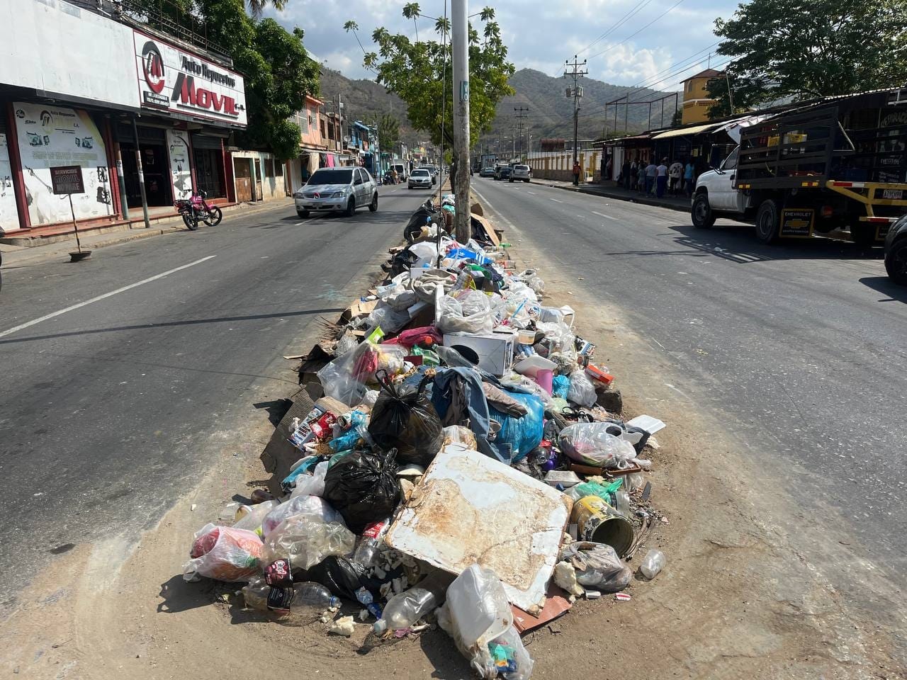 Los Tronconales en Barcelona están afectados más que nunca por cerros de basura