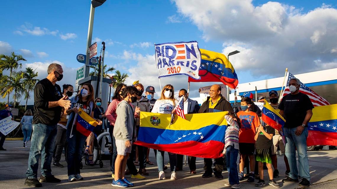 “Impotencia y enojo”: Venezolanos reaccionan ante reducción de protecciones en EEUU