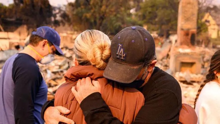 El drama de los que perdieron la casa en los incendios de Los Ángeles y se habían quedado sin seguro