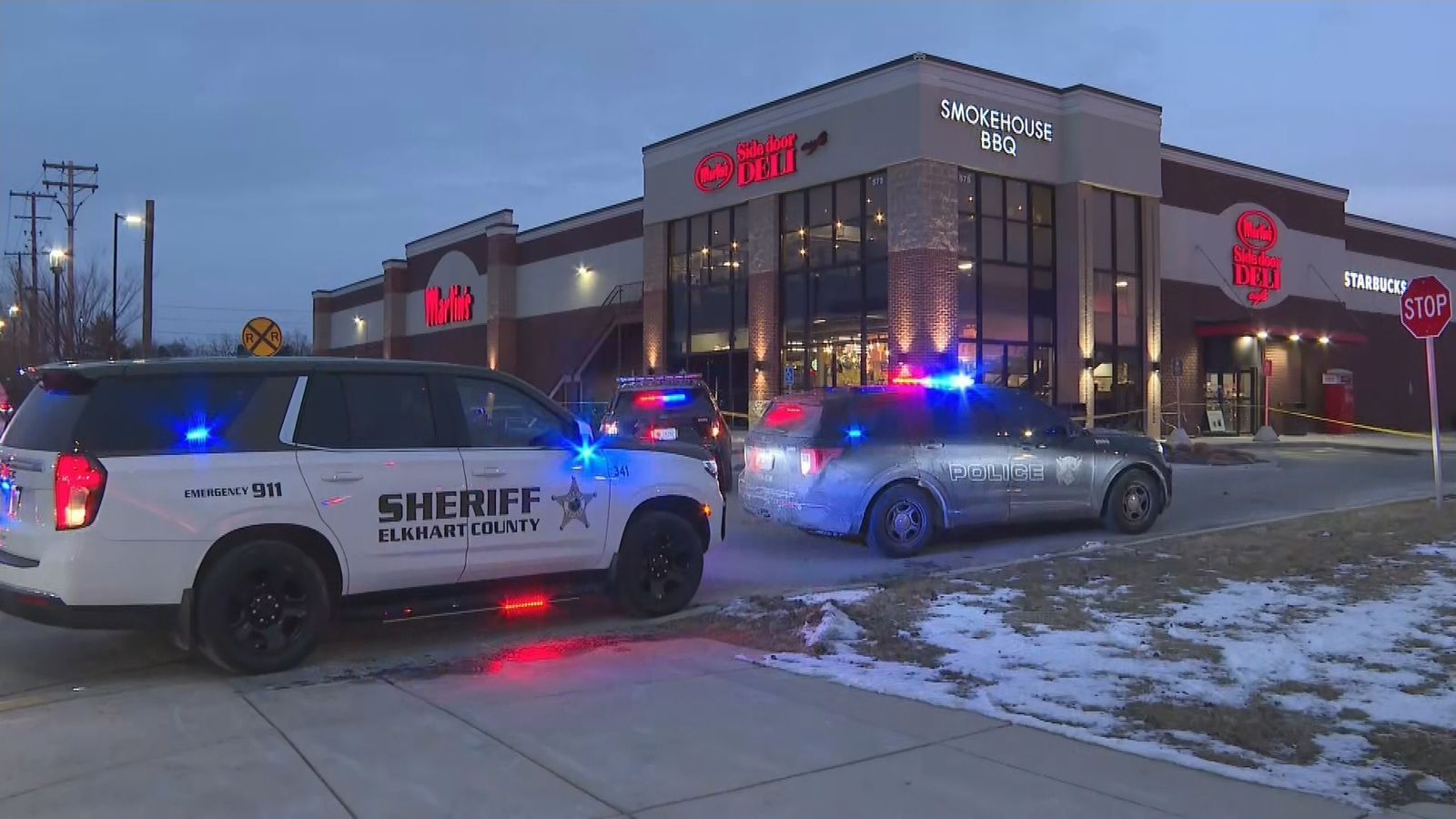 Tres muertos y dos oficiales heridos tras tiroteo en supermercado de Indiana