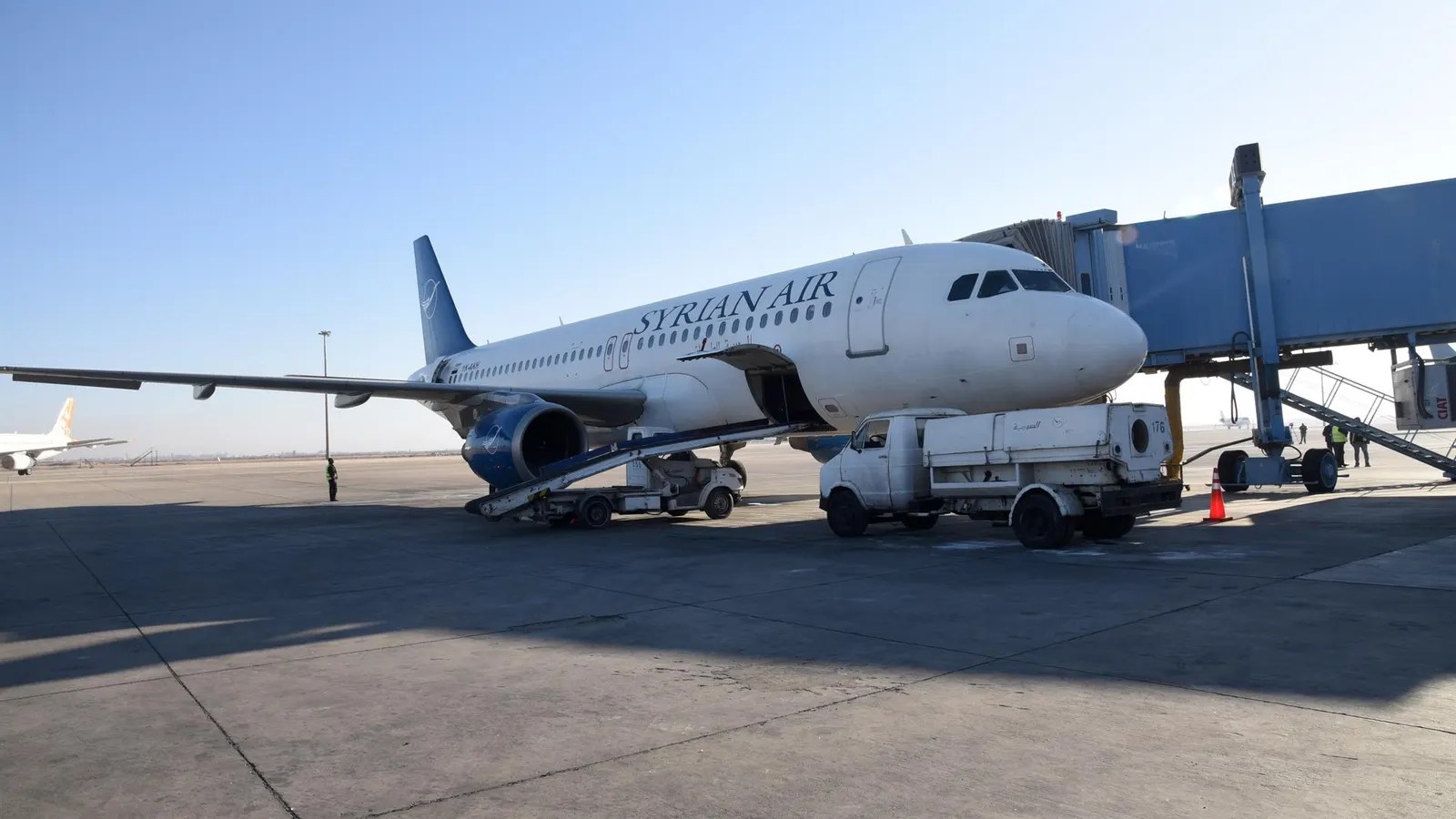 Despegó el primer vuelo internacional desde aeropuerto de Damasco tras la caída de Bashar al Assad