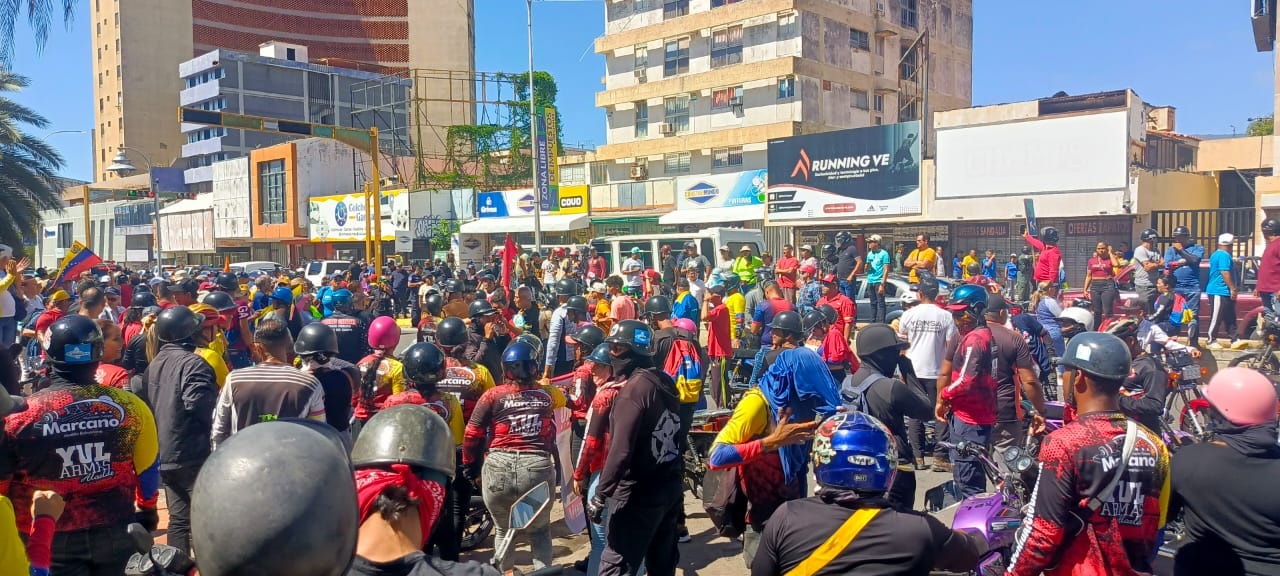 Pese al acoso de los colectivos, la gente salió a protestar en Margarita este #9Ene