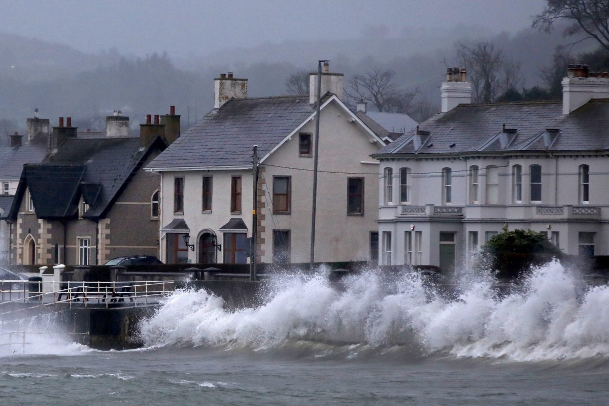 El temporal Éowyn azota Irlanda con rachas de viento de hasta 180 kilómetros por hora