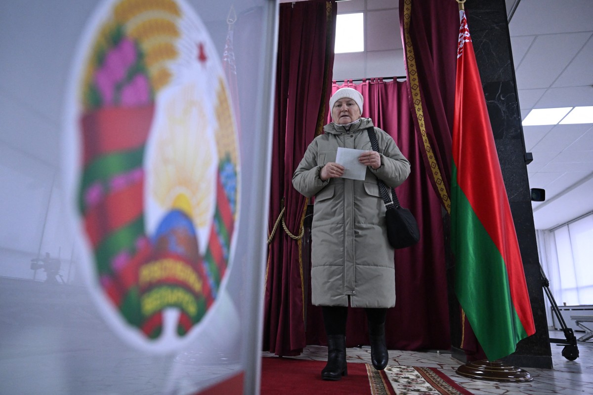 Cerraron colegios electorales en las cuestionadas elecciones presidenciales de Bielorrusia