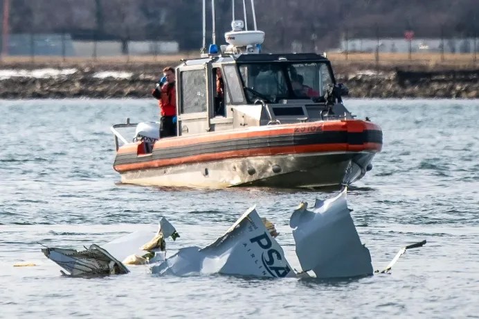 Solo un controlador aéreo estaba a cargo del tráfico cuando ocurrió la tragedia en Washington